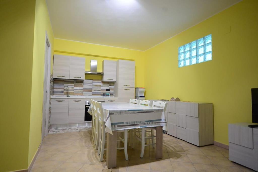 Casa Vacanza Donna Laura Barcellona-Pozzo di Gotto Exterior foto