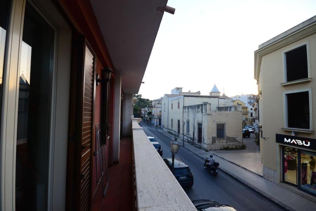 Casa Vacanza Donna Laura Barcellona-Pozzo di Gotto Exterior foto