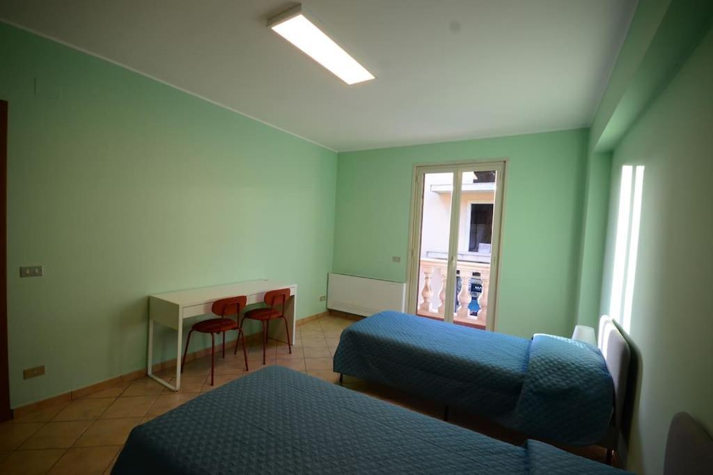 Casa Vacanza Donna Laura Barcellona-Pozzo di Gotto Exterior foto