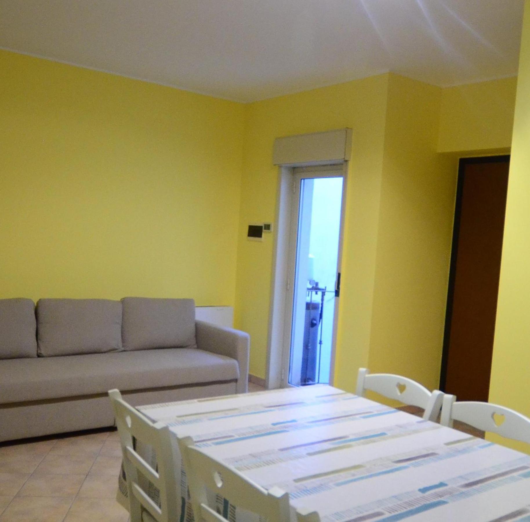 Casa Vacanza Donna Laura Barcellona-Pozzo di Gotto Exterior foto